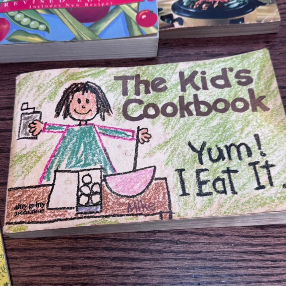 Vintage Cookbooks Lot Vegetarian Kids Easy Can Opener Enchanted Broccoli Forest‎
